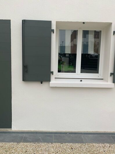 Pose de volets battants alu réf : Cécilia