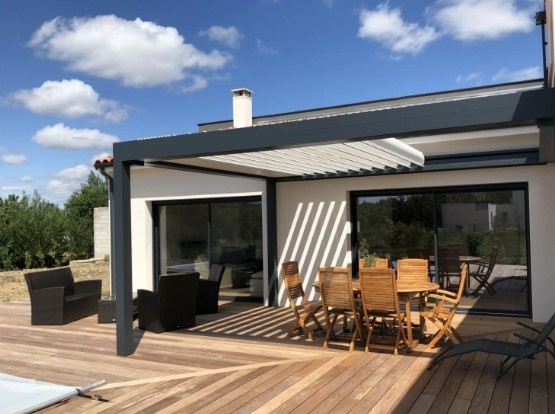 LES PERGOLAS BIOCLIMATIQUES RÉTRACTABLES